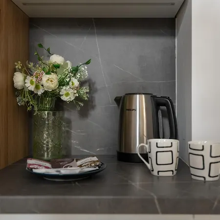 Cosy Gasiorowskich By The Wilson Park By Renters アパート