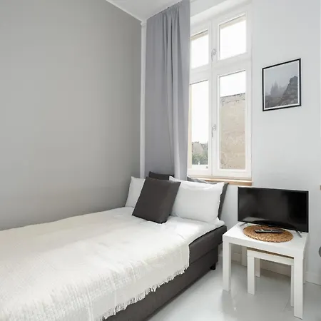 Cosy Gasiorowskich By The Wilson Park By Renters Apartament